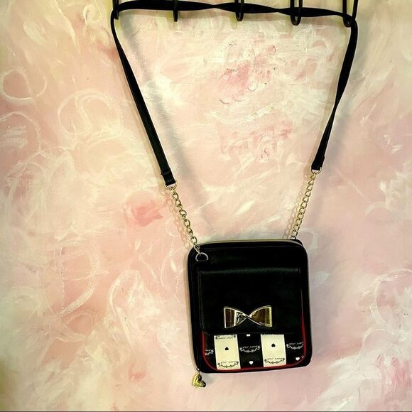 Betsey Johnson crossbody bag black bow tie - Picture 1 of 9